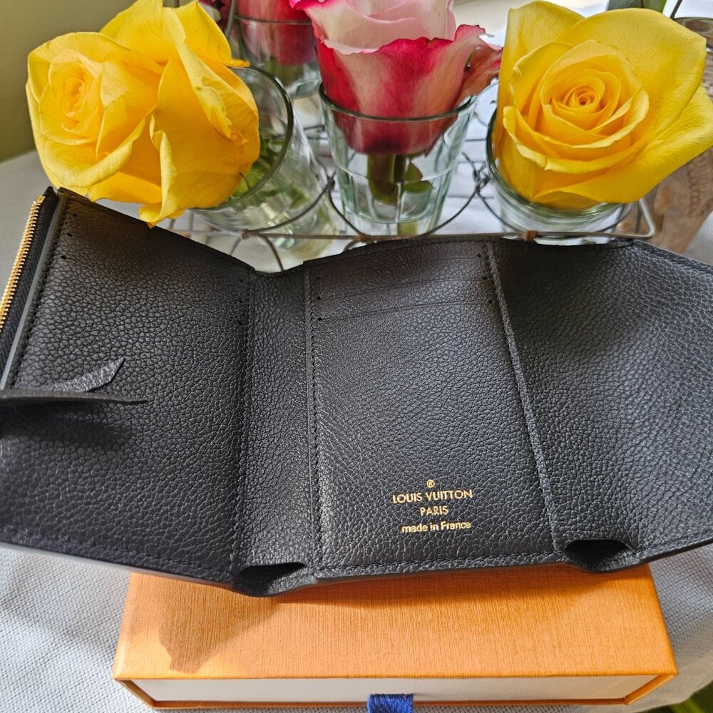 Louis Vuitton Victorine Wallet - Picture 3 of 9